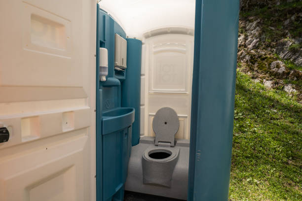Affordable portable toilet rental in Suny Oswego, NY